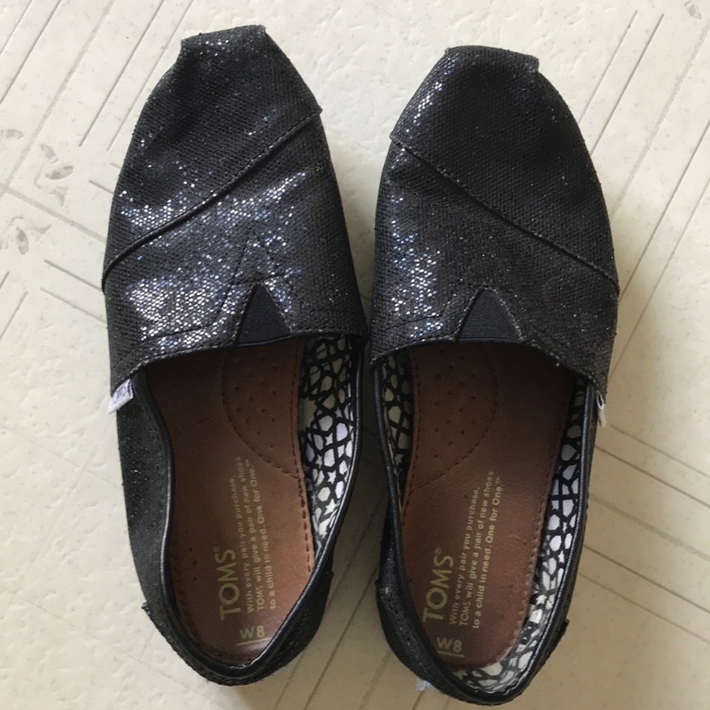 Toms slip on